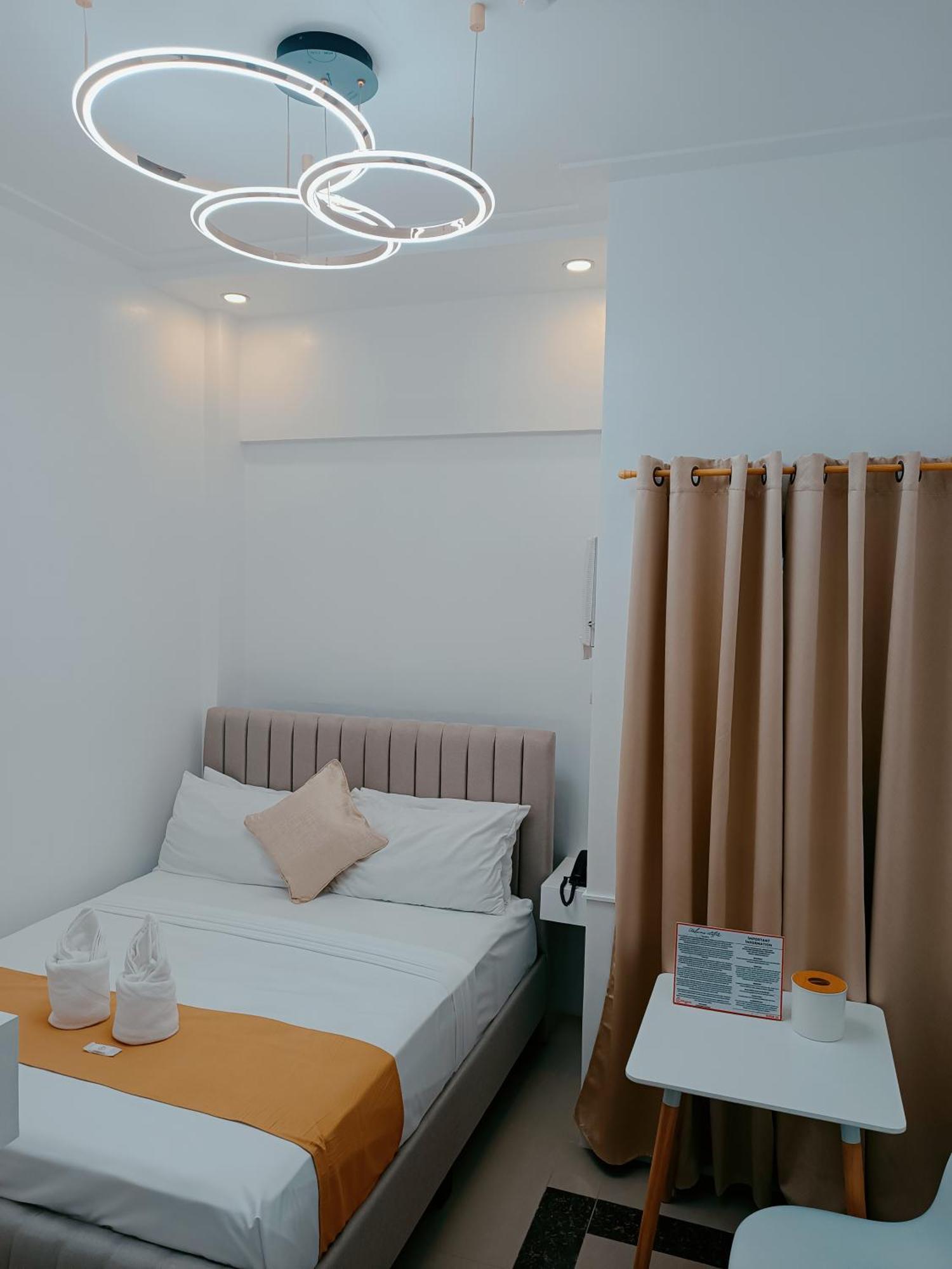 Elizabeth Hotel - Naga Pili  Exteriör bild