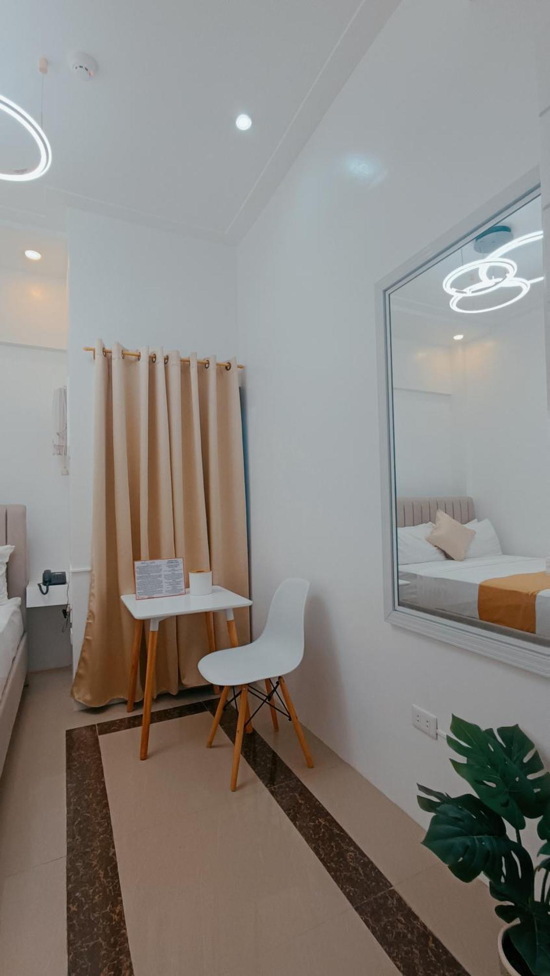 Elizabeth Hotel - Naga Pili  Exteriör bild
